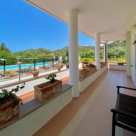 Liberti Bed & Breakfast 4*